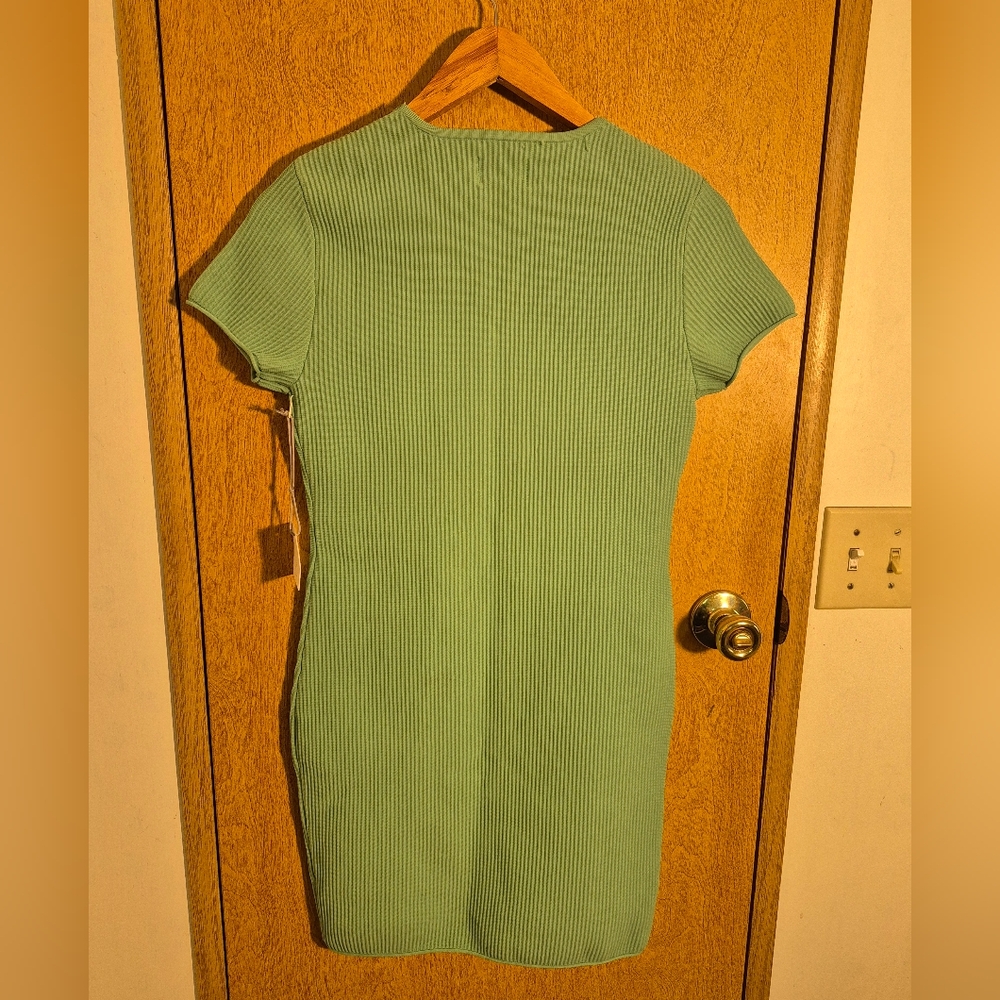Green Ribbed Knit Dress - Picture 5 of 7